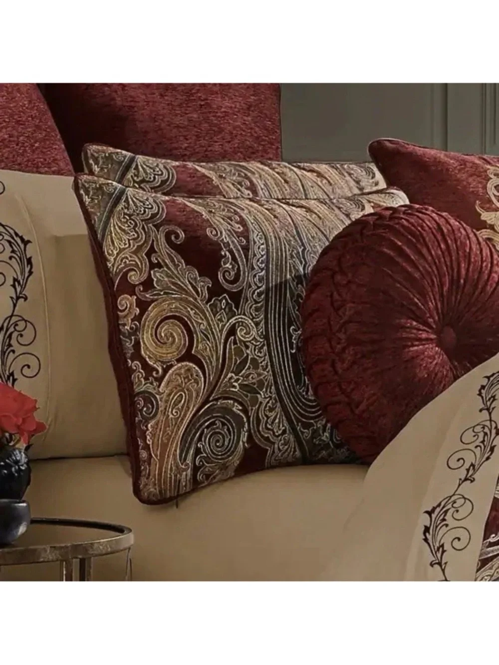 J. Queen New York Garnet Comforter Set Sz Queen NEW